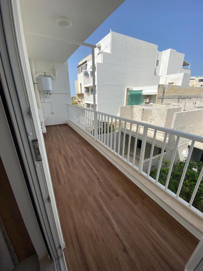 Modern, Spacious, 3 Bedroom Apartment Near Malta International Airport 卢加 外观 照片